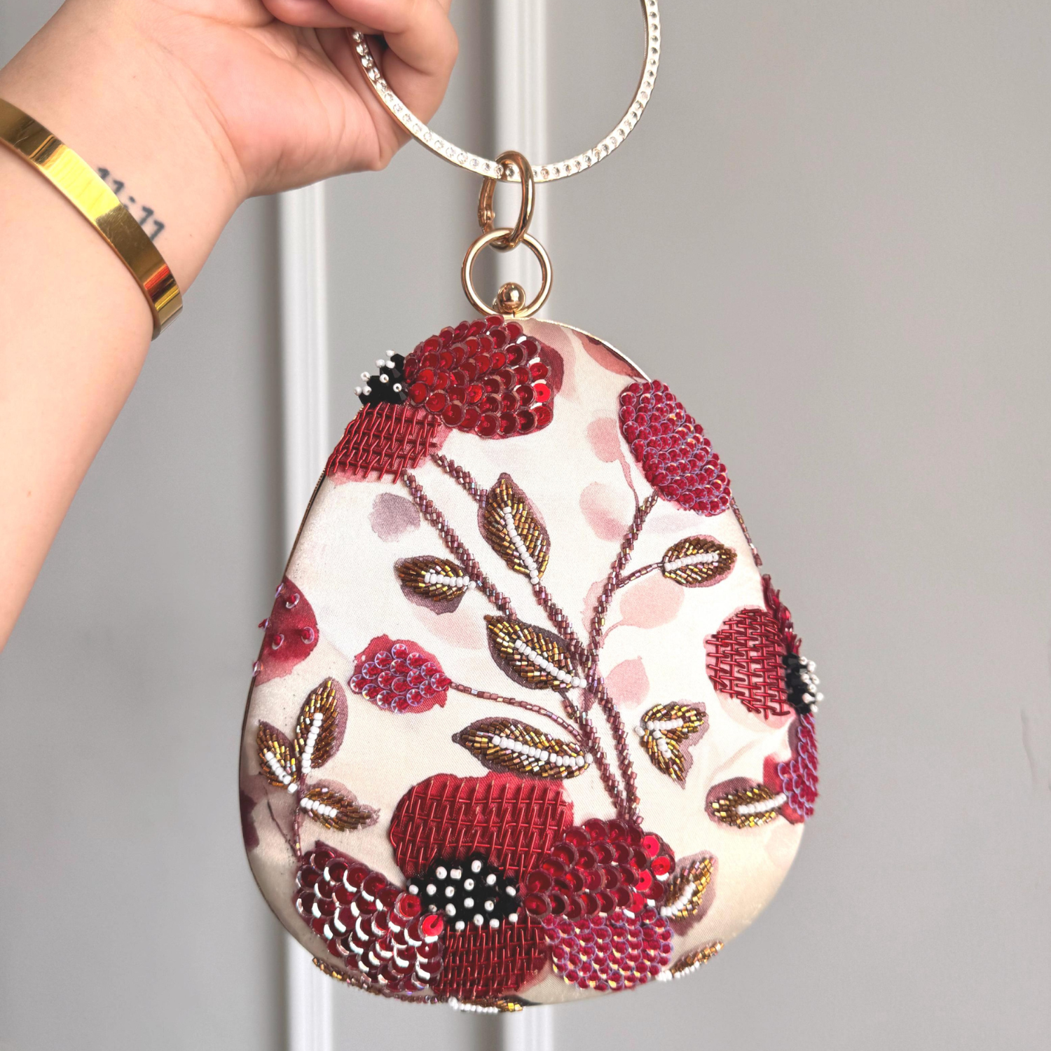 Gulzar Gleam Embroidered Clutch