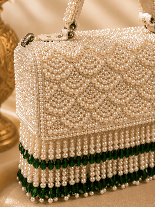 Emerald Fringe Pearl Clutch Box
