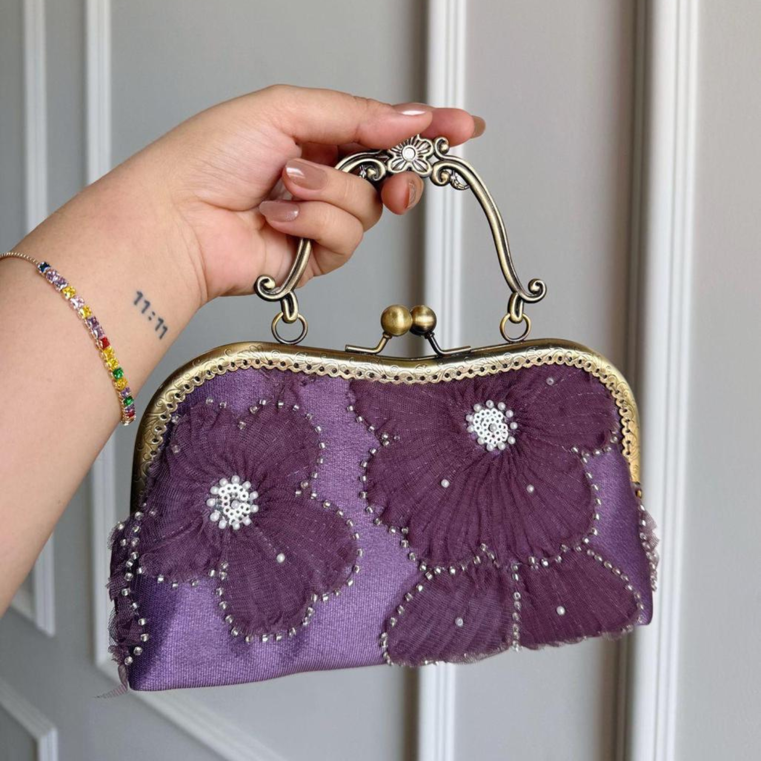 Vintage Floral Embellished Clutch
