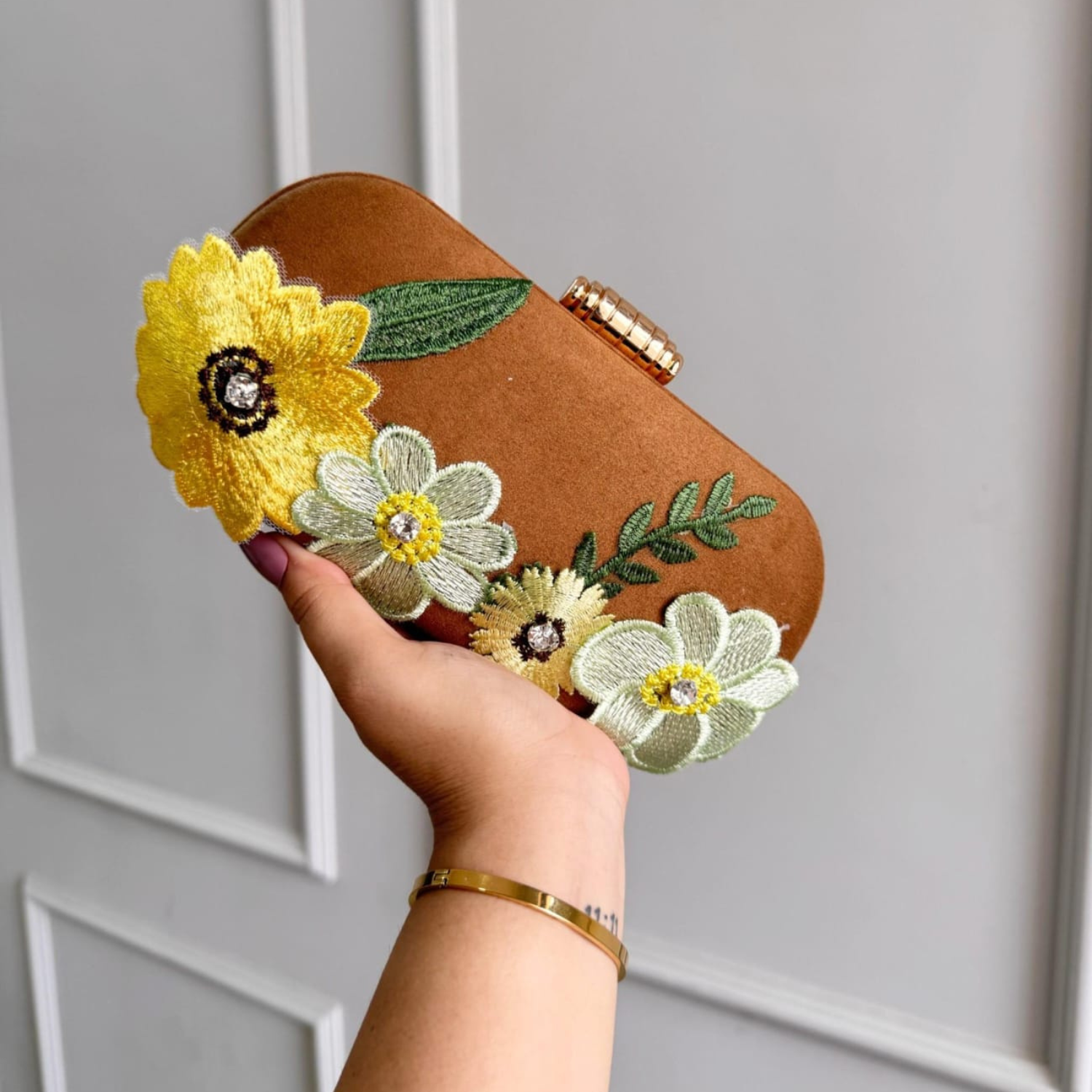 Mehka Phool Floral Clutch