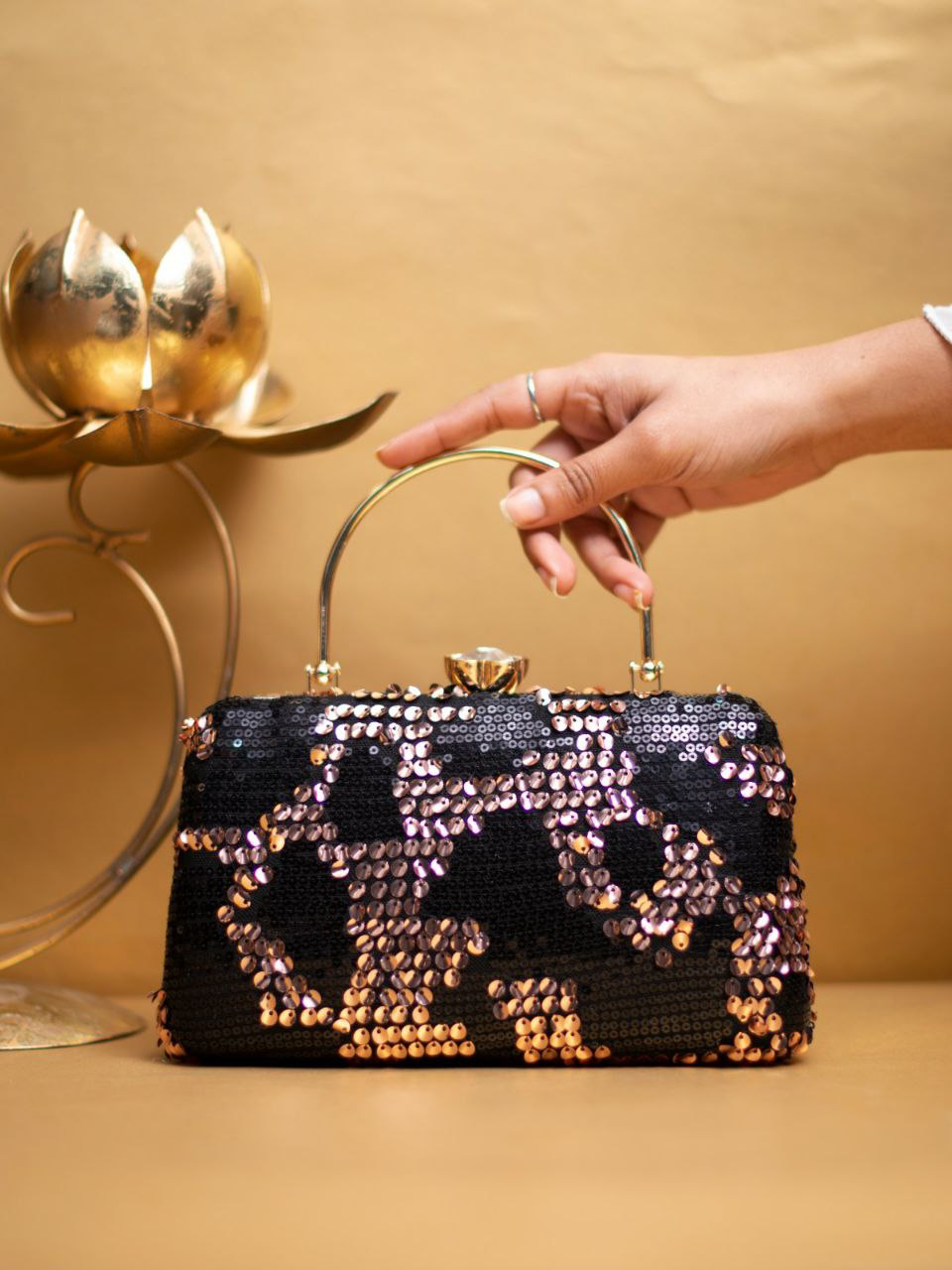 Black And Gold Sequins Party Clutch