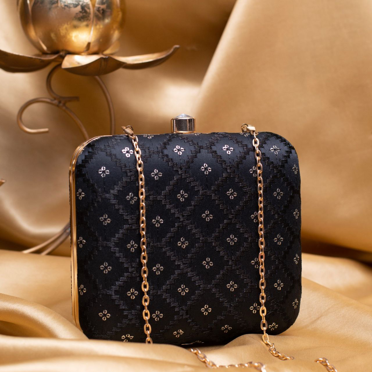 Black Box Pattern Sequins Embroidery Clutch