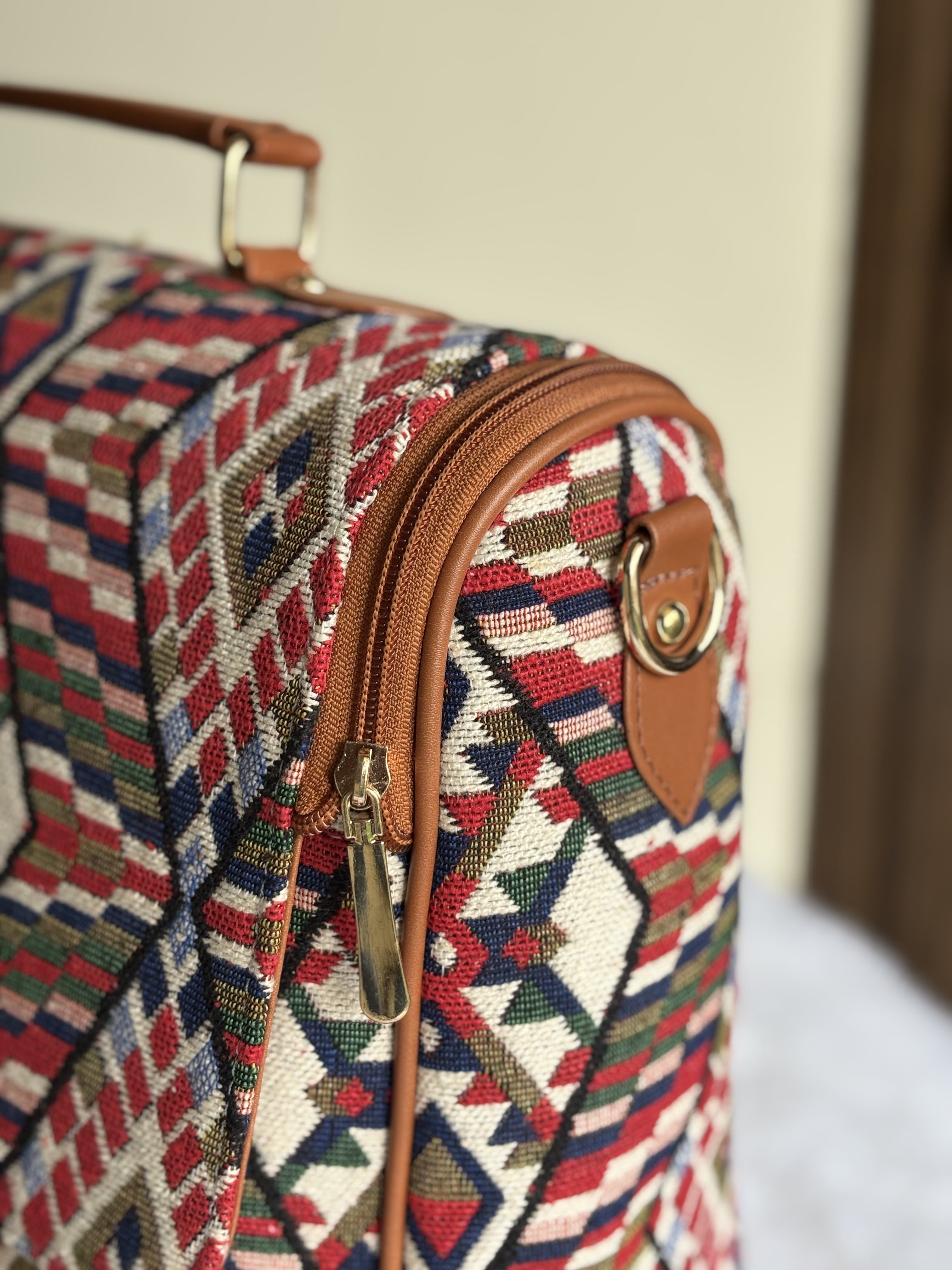 Double Magnet Duffle Bag