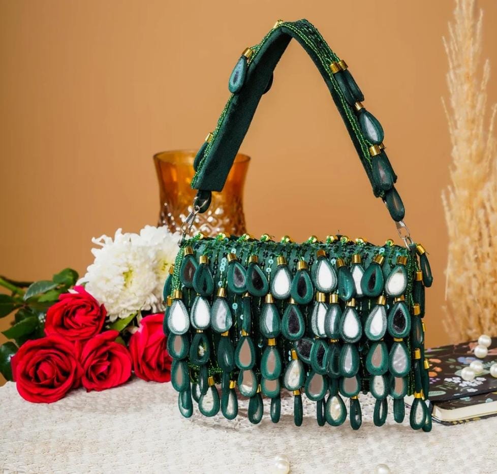 Mirror sequence Flap Clutch