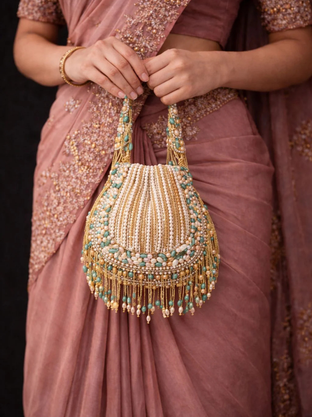 Pista Royale Pearl Potli
