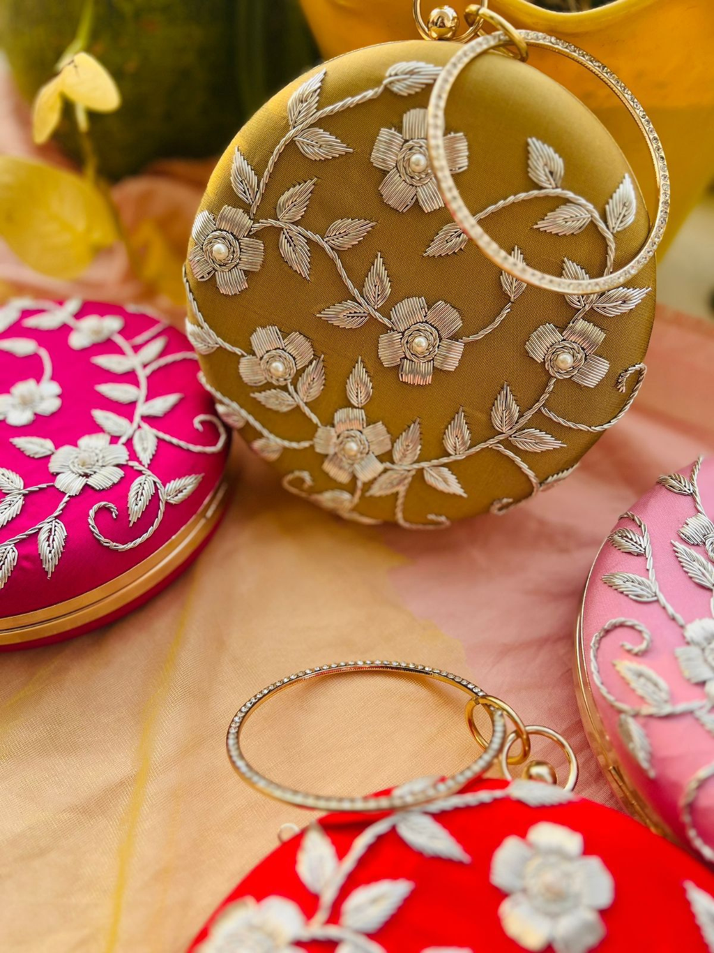 Zehra Floral Round Clutch