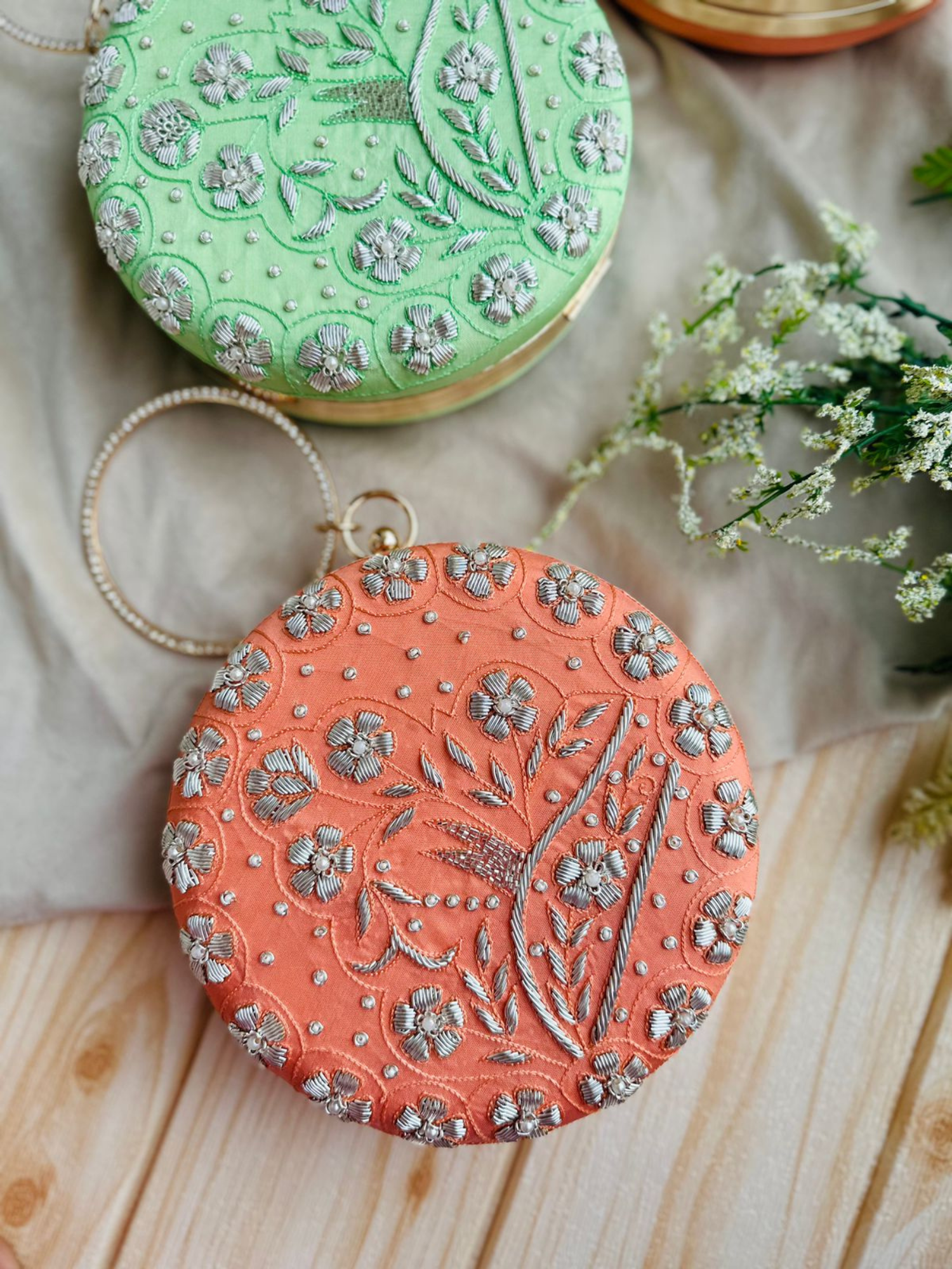 Gulnaar Bloom Round Cutch