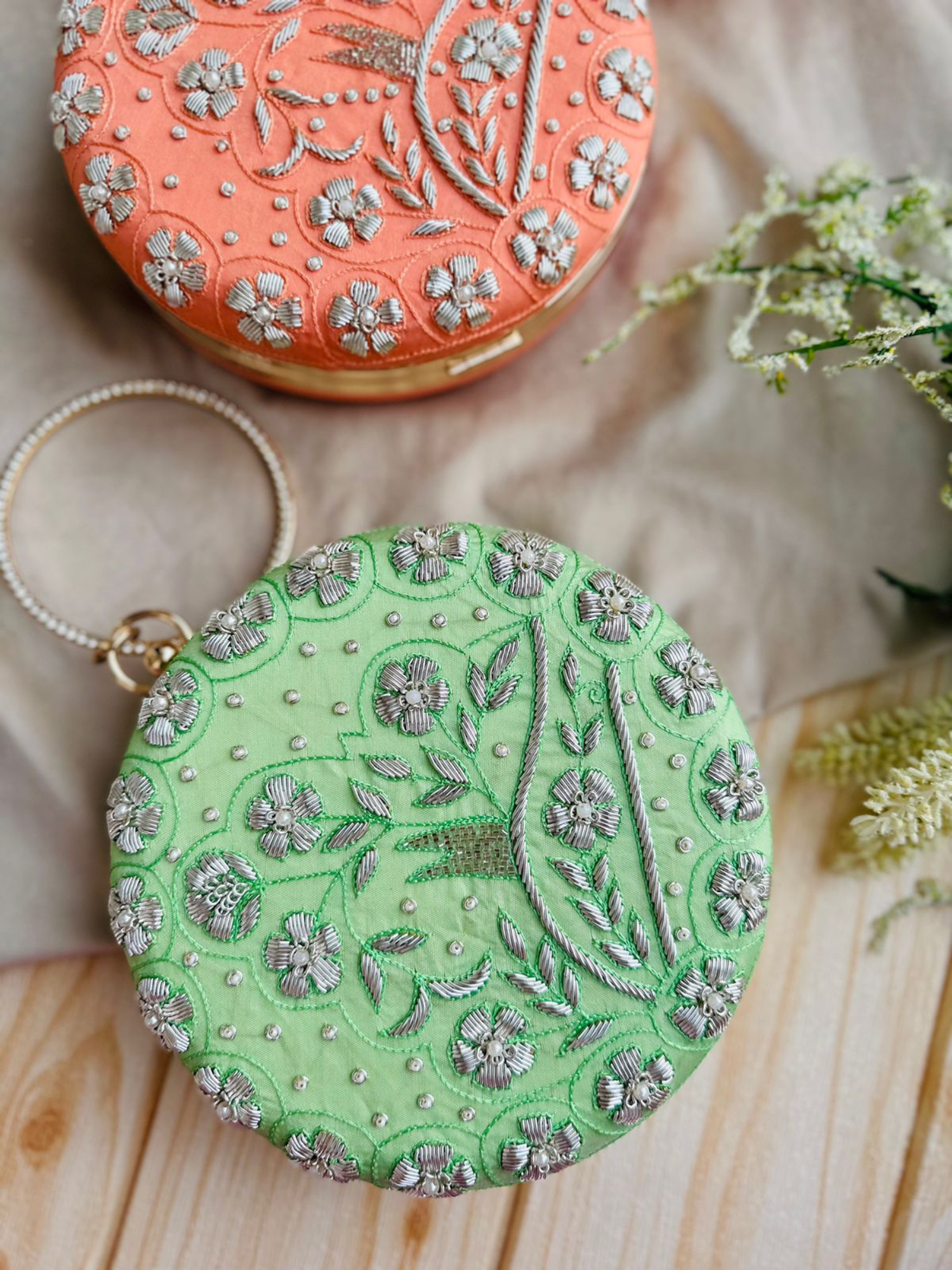 Gulnaar Bloom Round Cutch