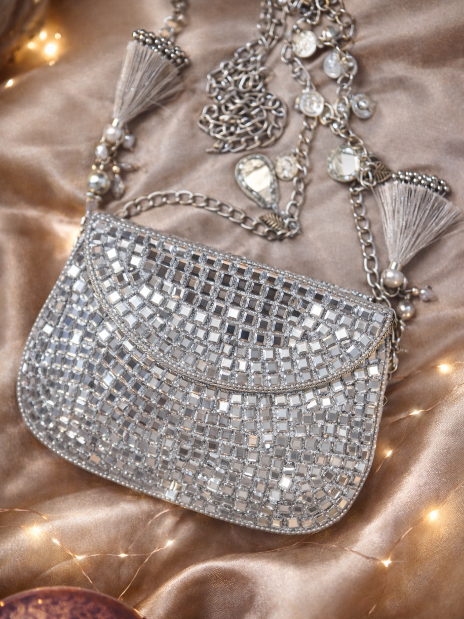 Noor Sheesh Silver Clutch
