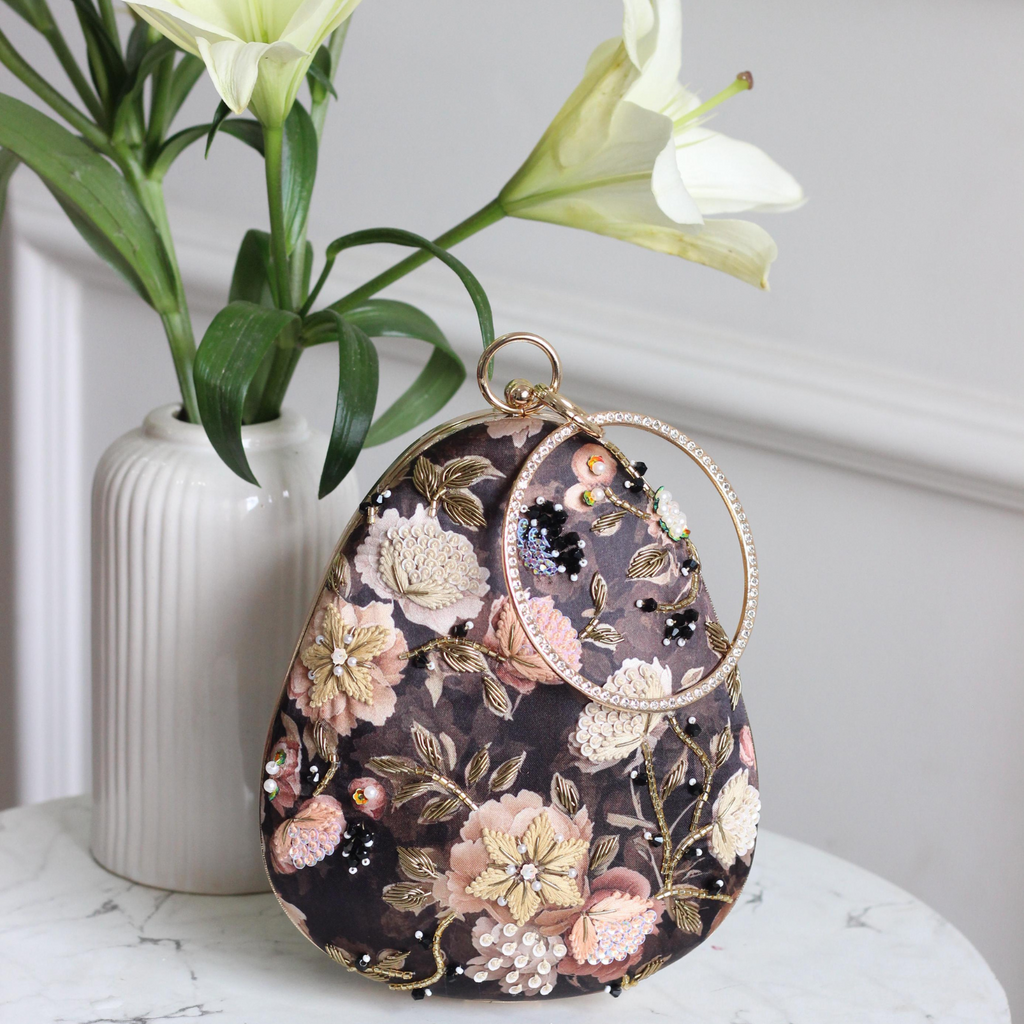 Rosé Riwaayat Embroidered Clutch