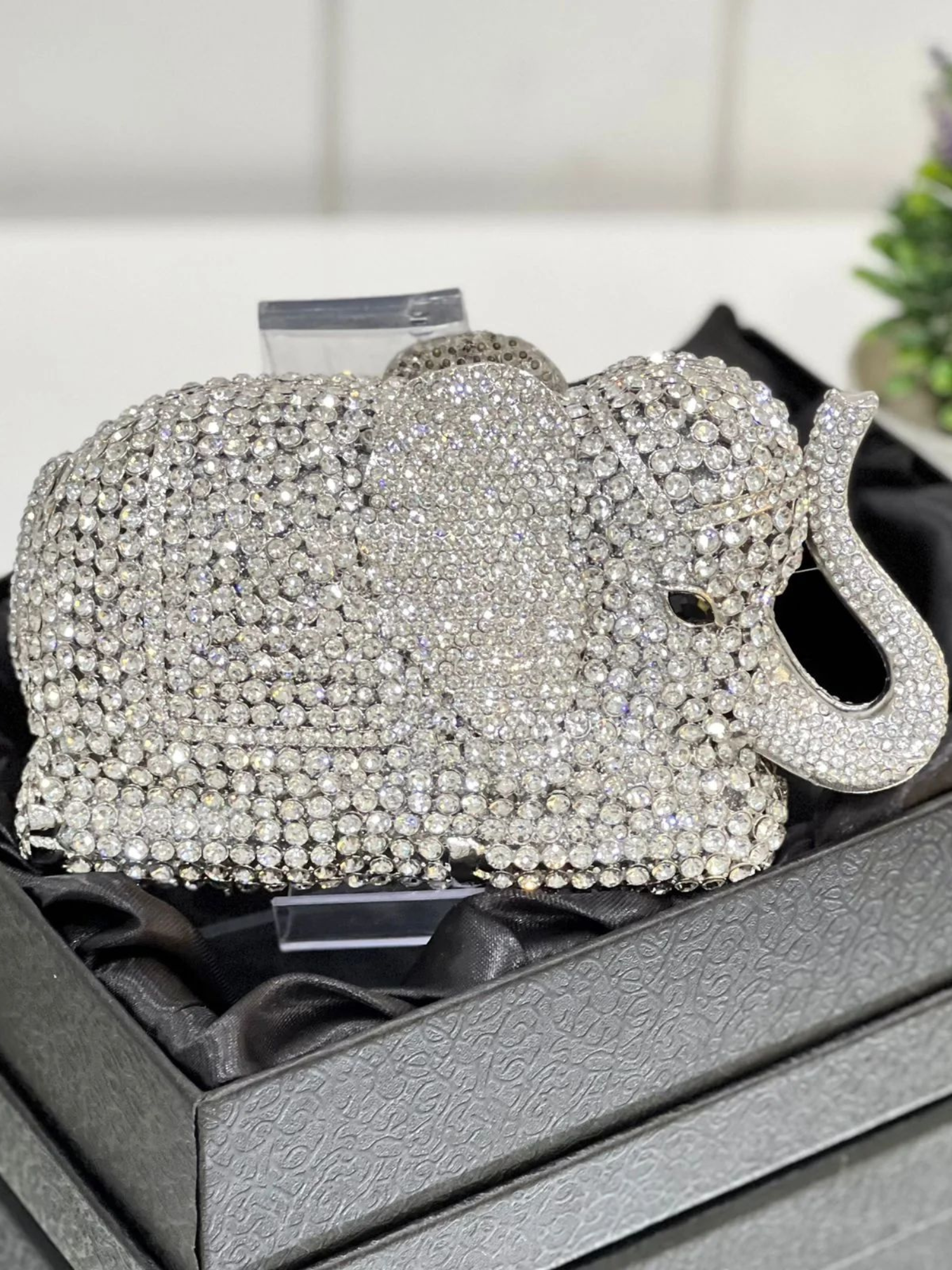 Gajraaj Sparkle Clutch