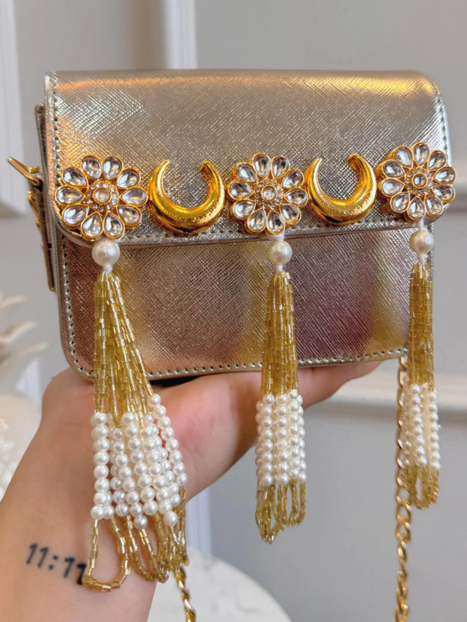 Kundan Noor Tassel Clutch