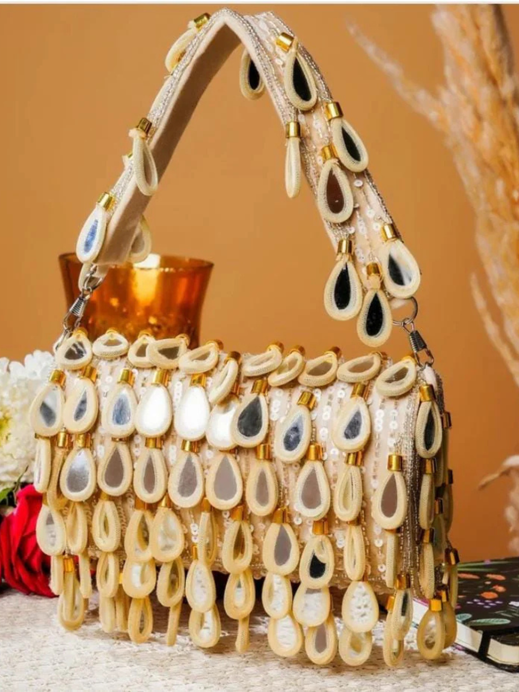 Mirror sequence Flap Clutch