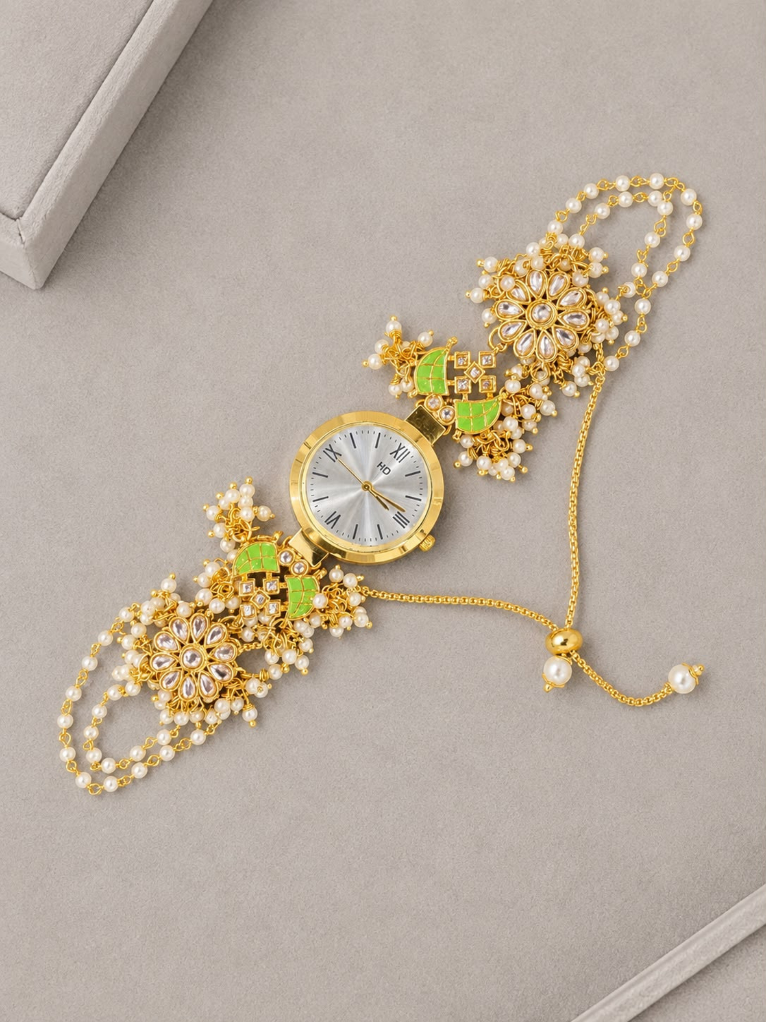 Pista Royale Round Dial Kundan Watch