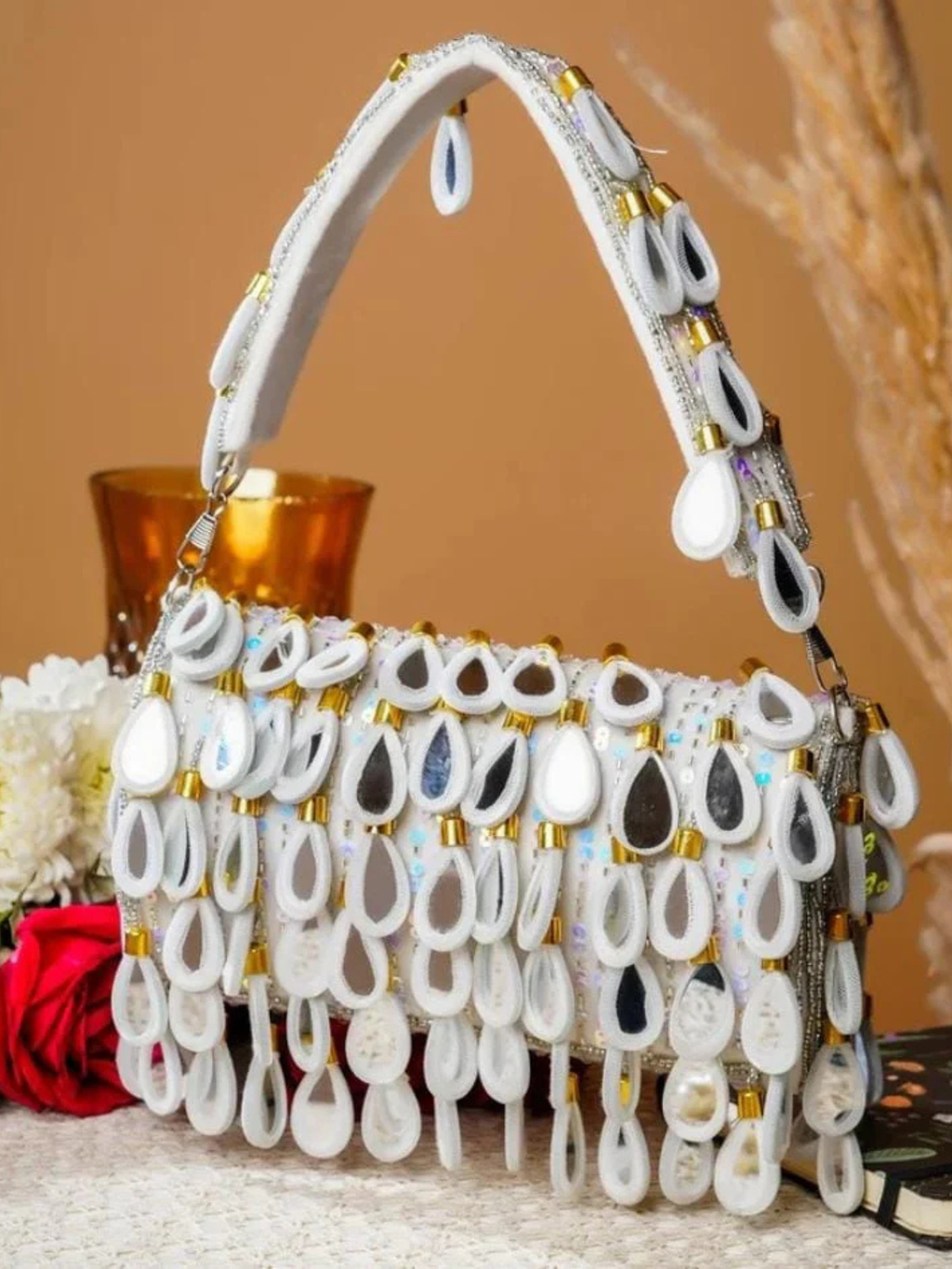 Mirror sequence Flap Clutch