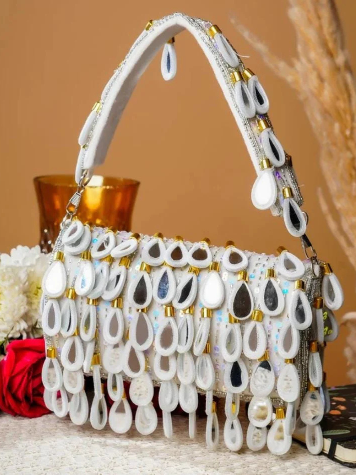 Mirror sequence Flap Clutch