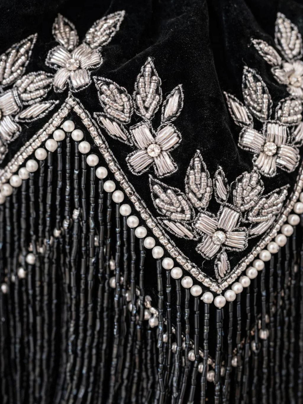 Noir Fringe Potli