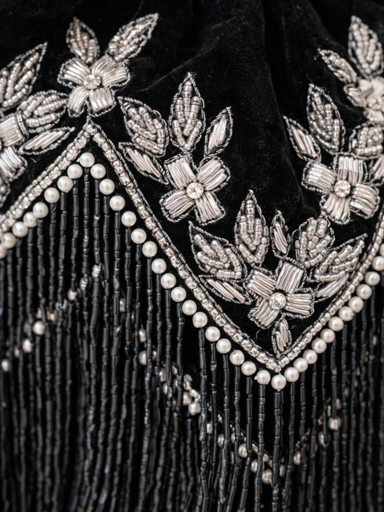 Noir Fringe Potli