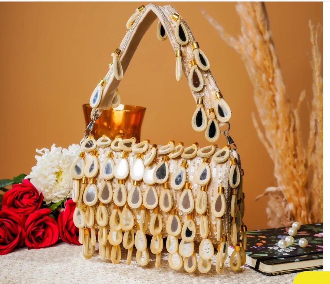 Mirror sequence Flap Clutch