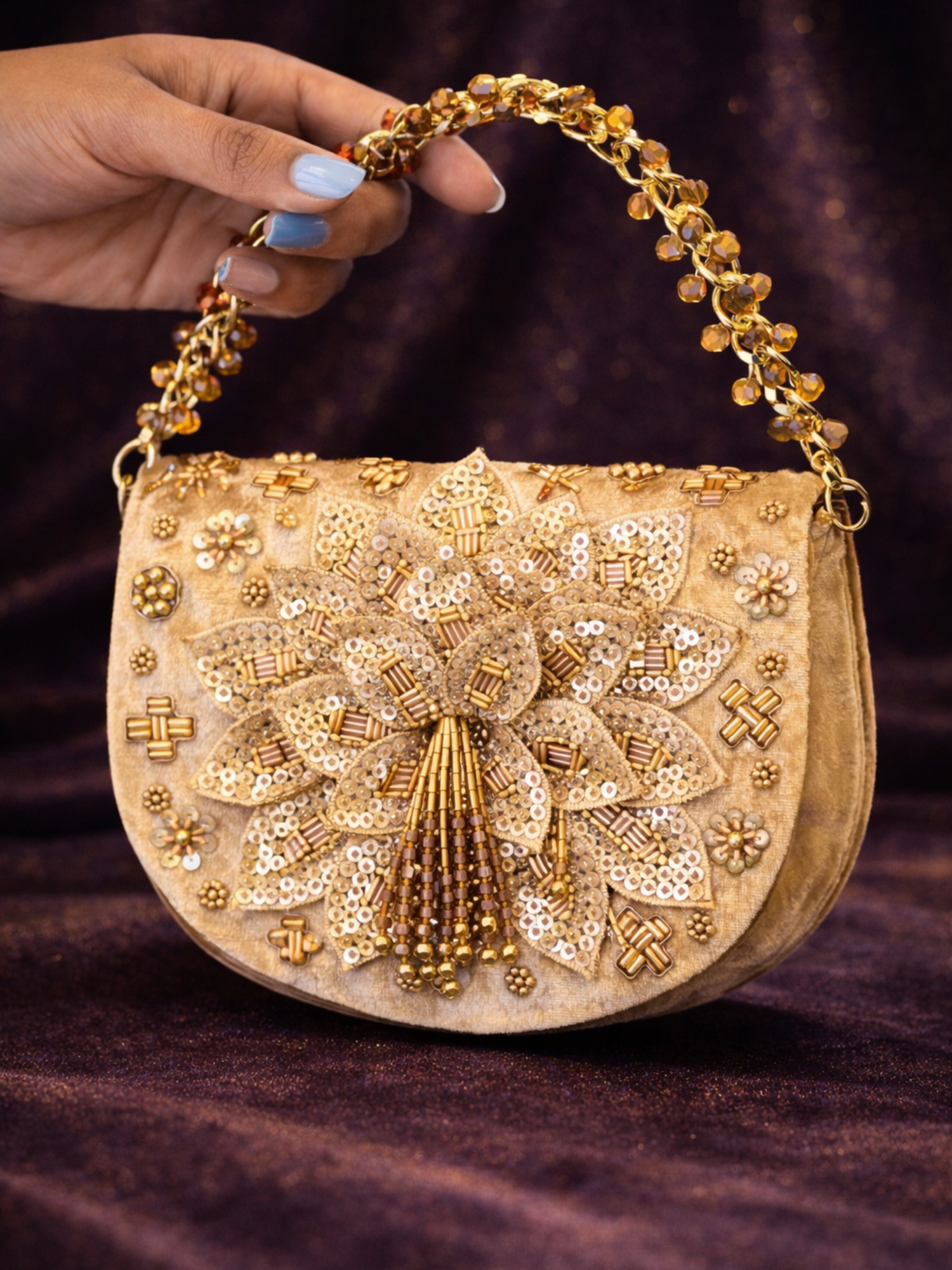 Gulnaar Royale Sling