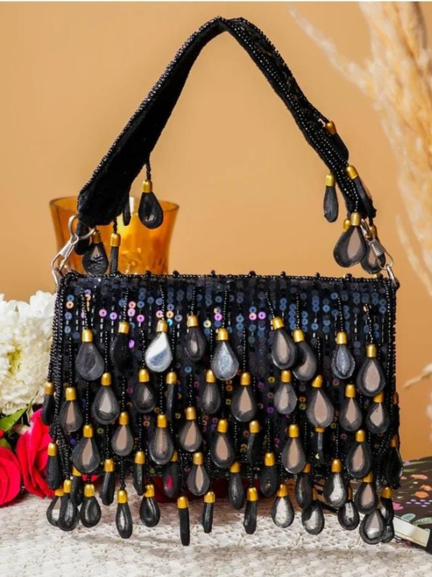 Mirror sequence Flap Clutch