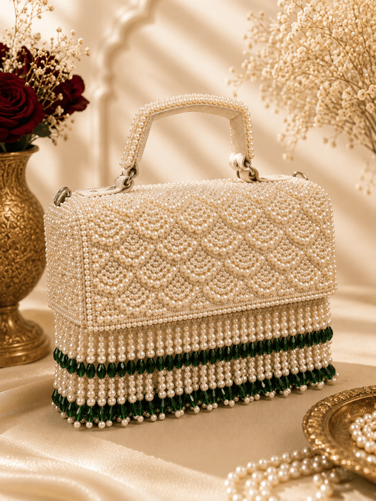 Emerald Fringe Pearl Clutch Box