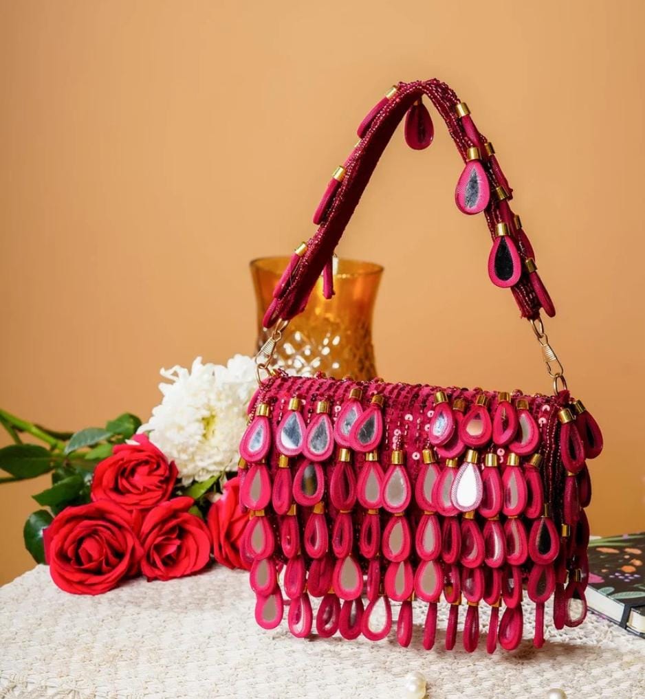 Mirror sequence Flap Clutch