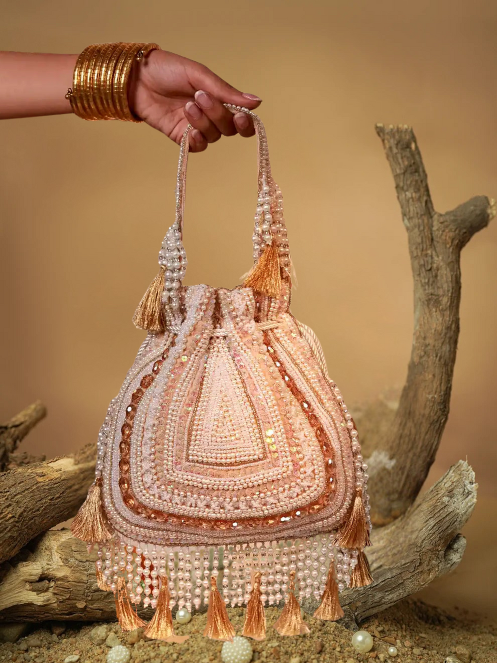 Hoor Tasselled Potli