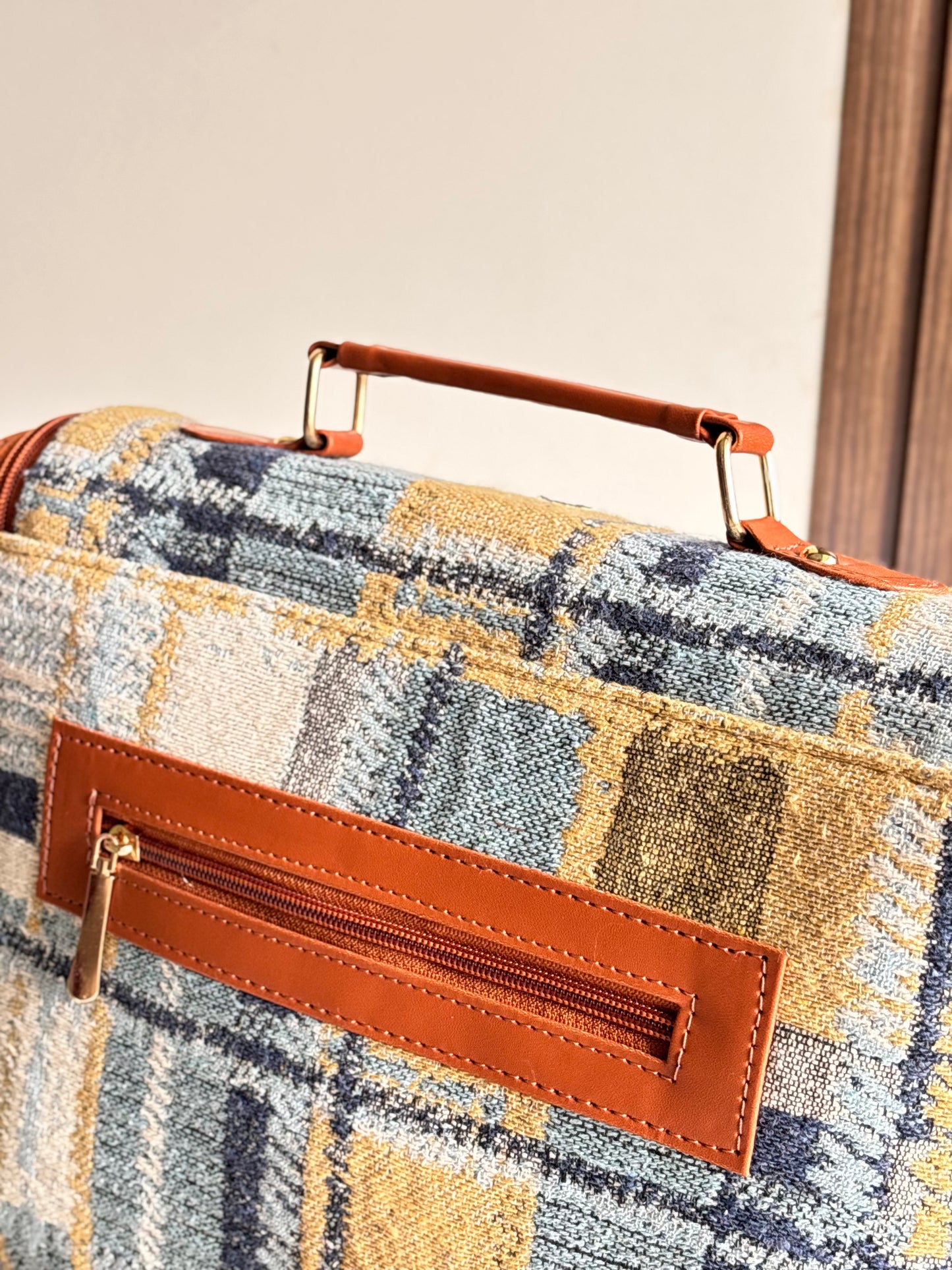 Double Magnet Duffle Bag