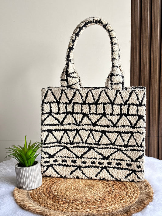 Stylish looking Medium Tote Bag