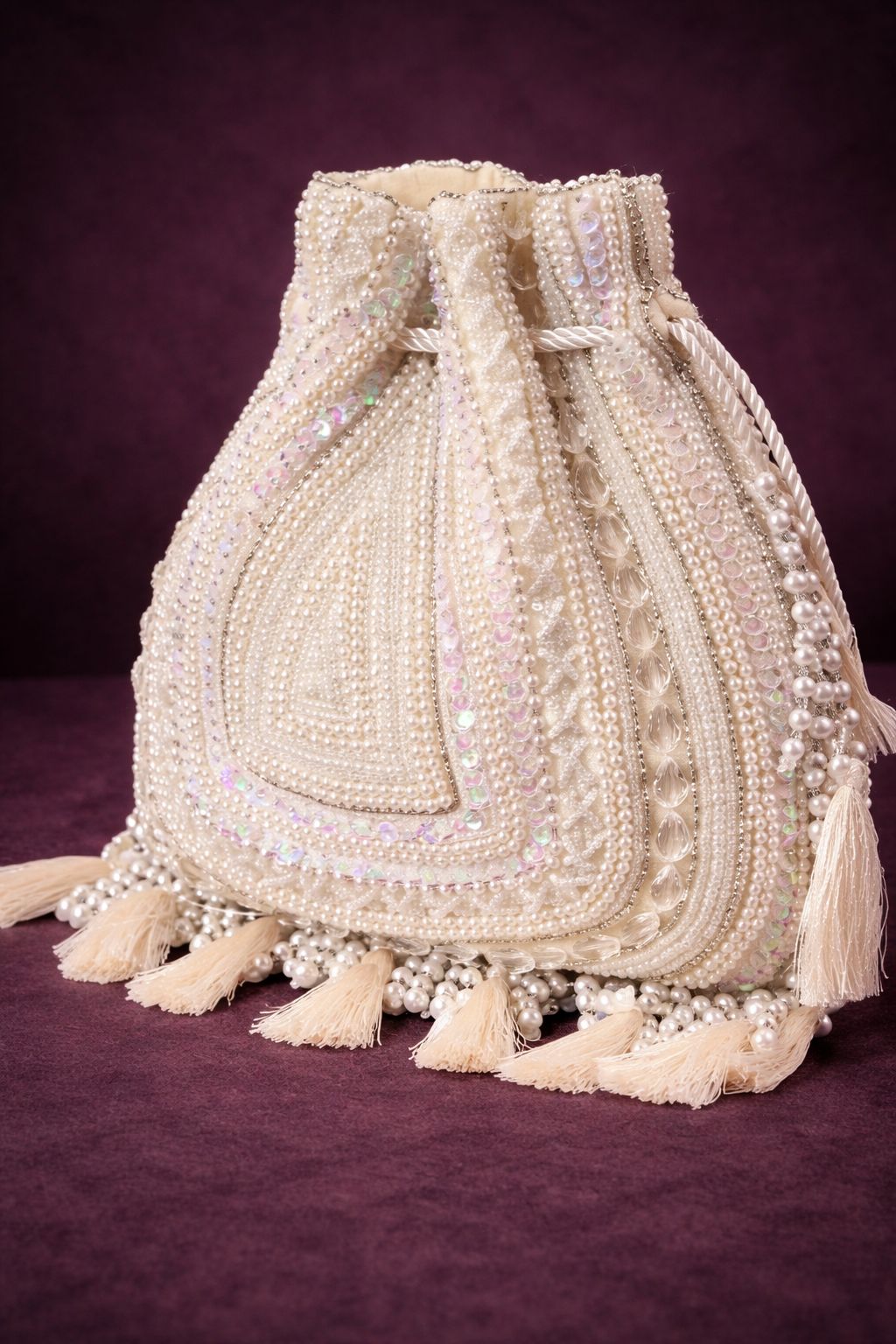 Ivory Noor Pearl Potli