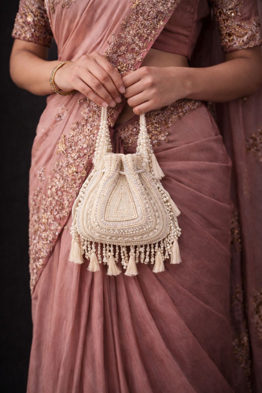 Ivory Noor Pearl Potli